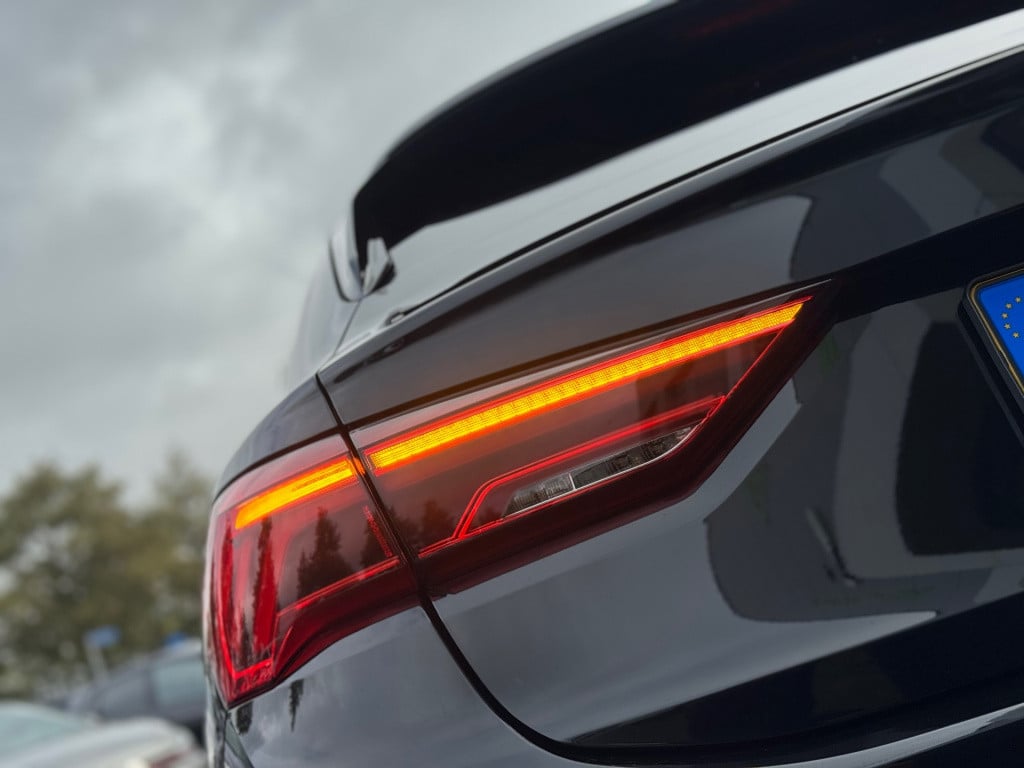Audi Q3 sportback 35 tfsi s-line 3x * matrix led * camera * leder / alcanta