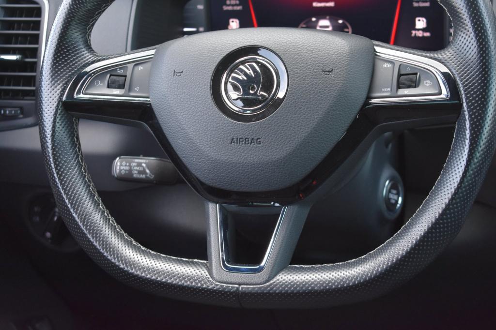 Skoda Karoq 1.5 tsi act sportline | trekhaak | canton | adaptieve cruise co