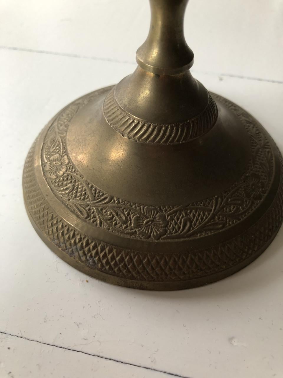 Mooie brocante bewerkte messing kandelaar