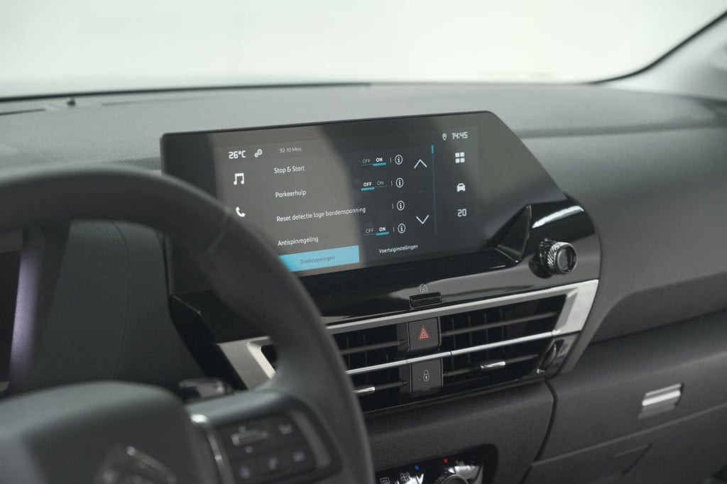 Citroen C4 puretech 130 eat8 shine | camera | apple carplay | parkeersensor