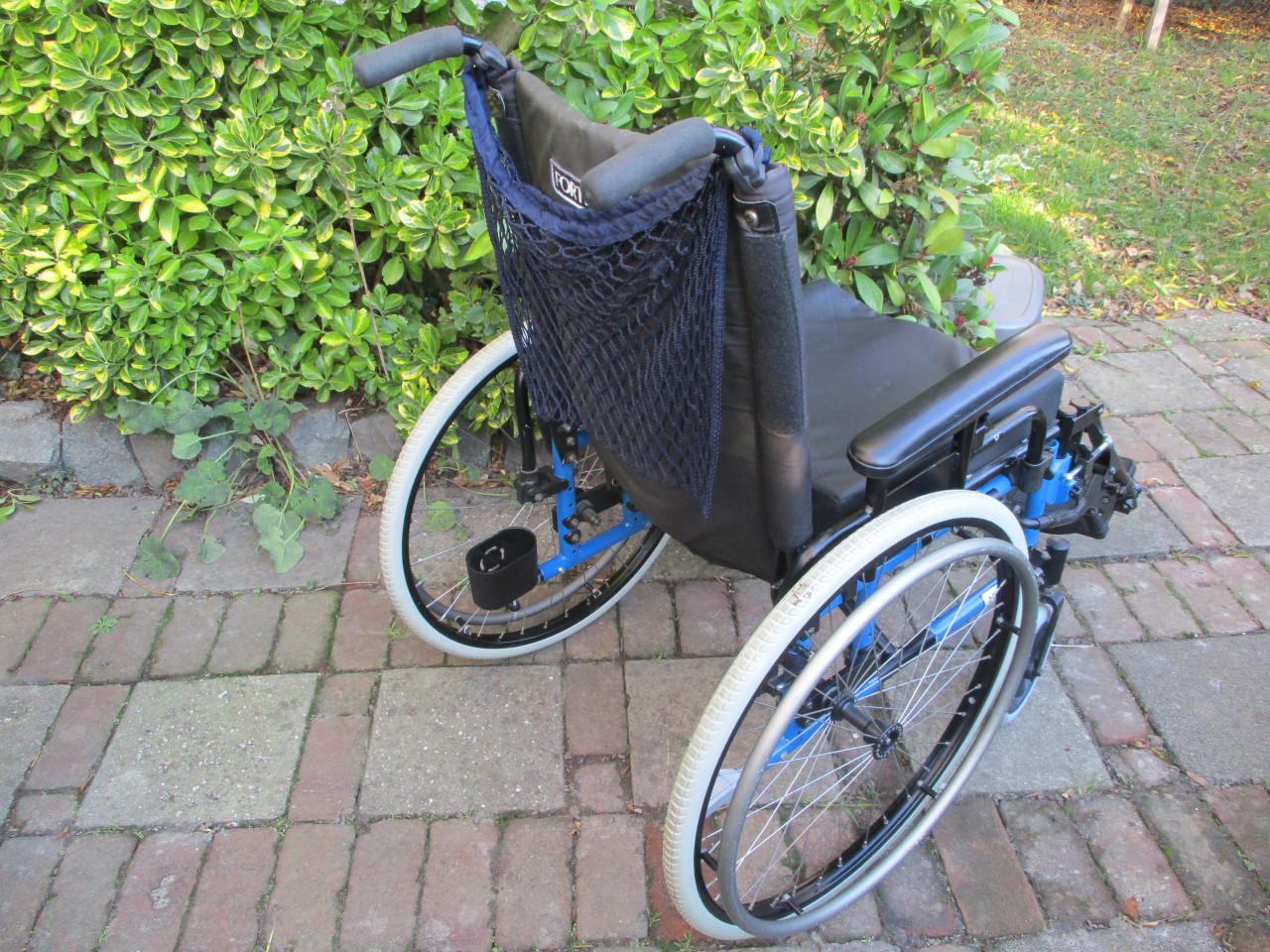 Rolstoel met veel mogelijkheden te koop