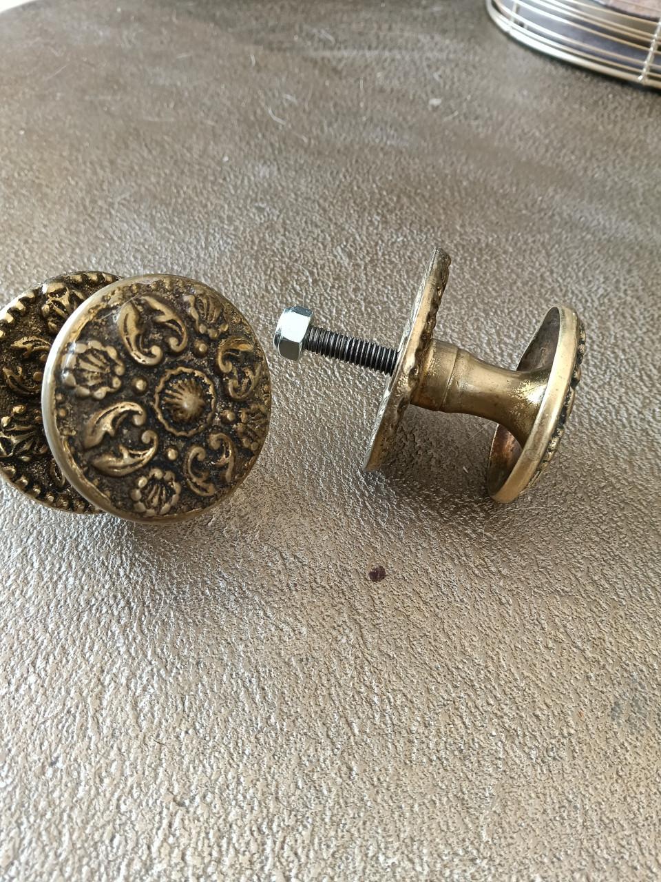 Antieke grote deurknoppen