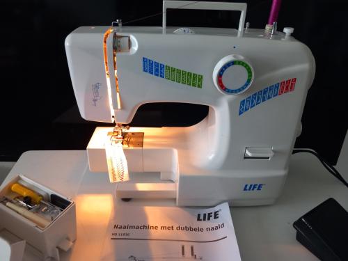 LIFE naaimachine(nog nieuw!!!)