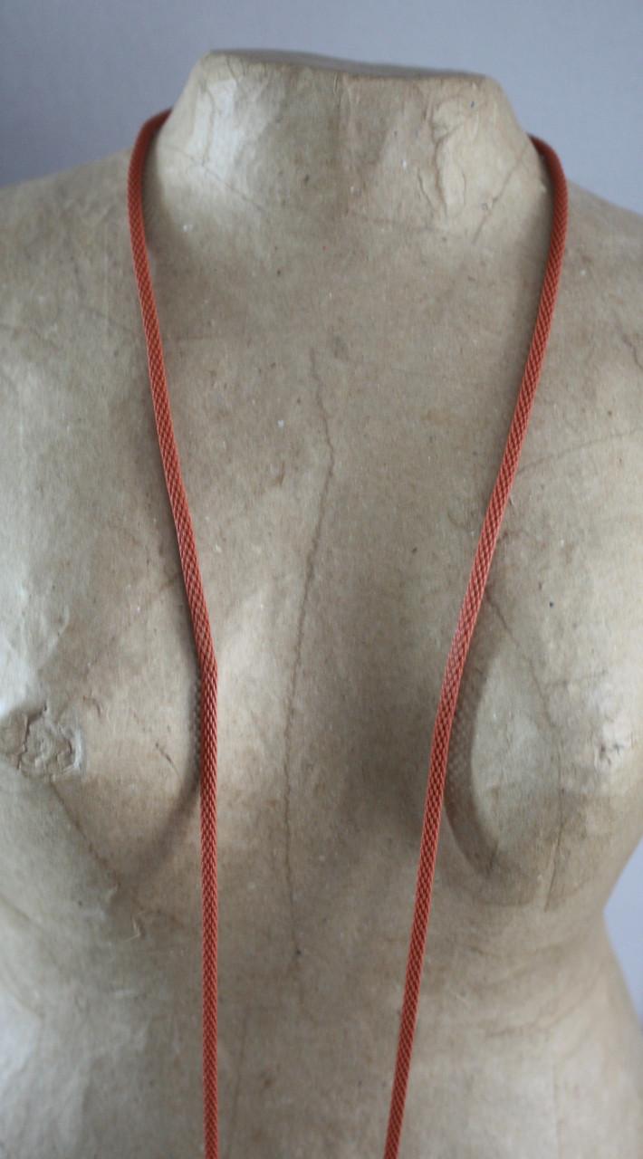 Metalen ketting oranje