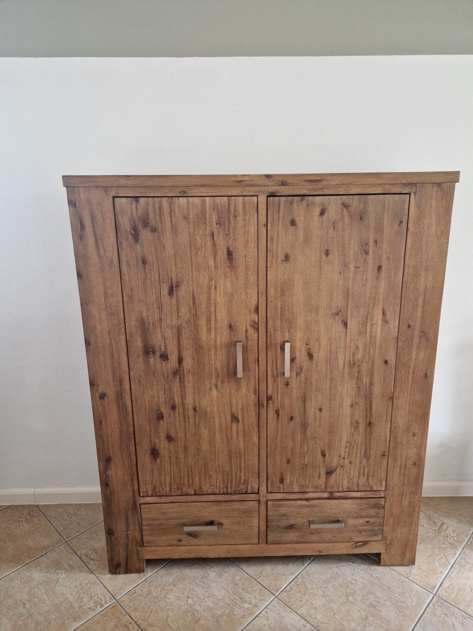 Kasten voor in de huiskamer