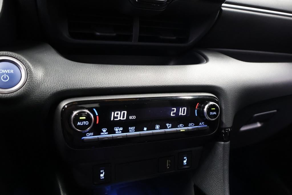 Toyota Yaris 1.5 hybrid launch edition nl auto