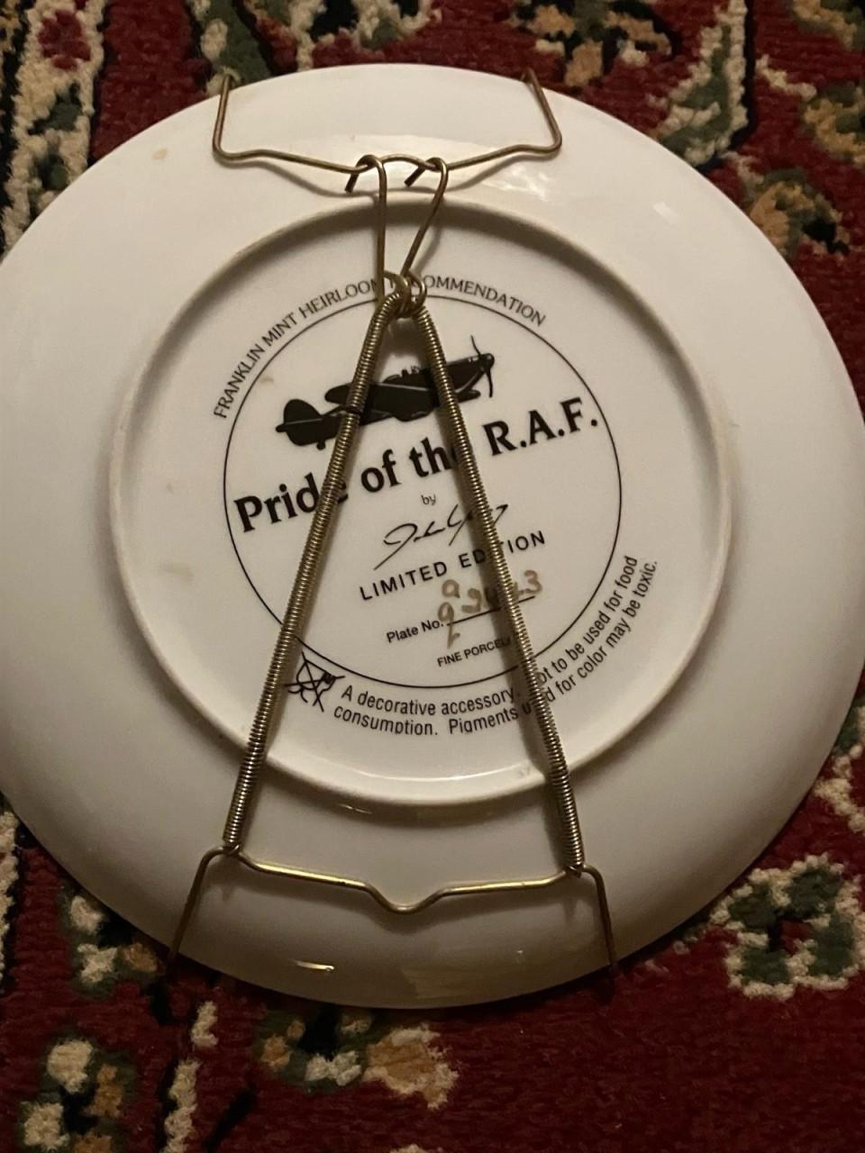 Porceleinen bord te koop