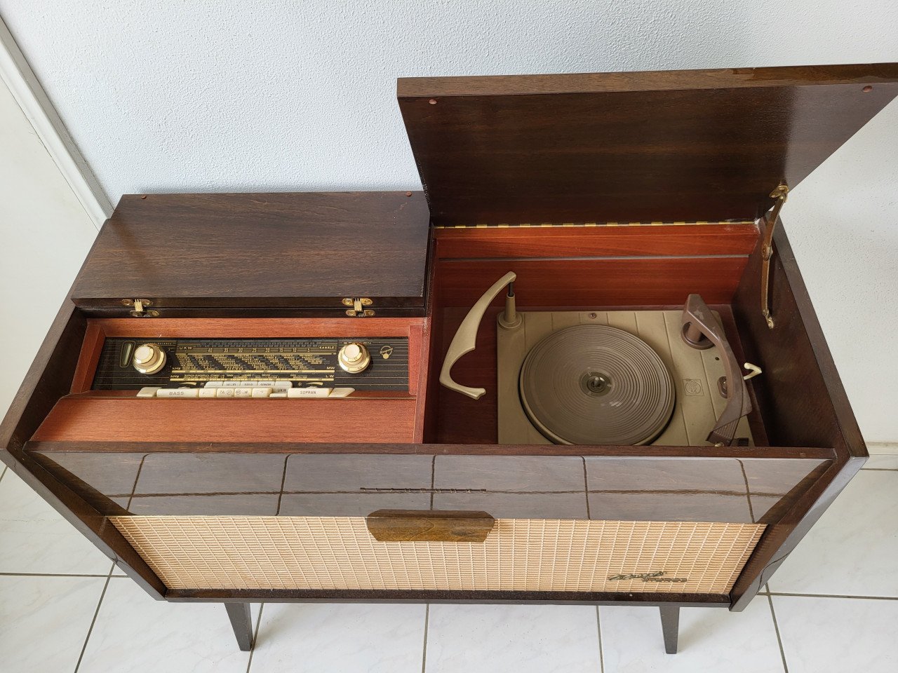 Radio /platenspeler vintage