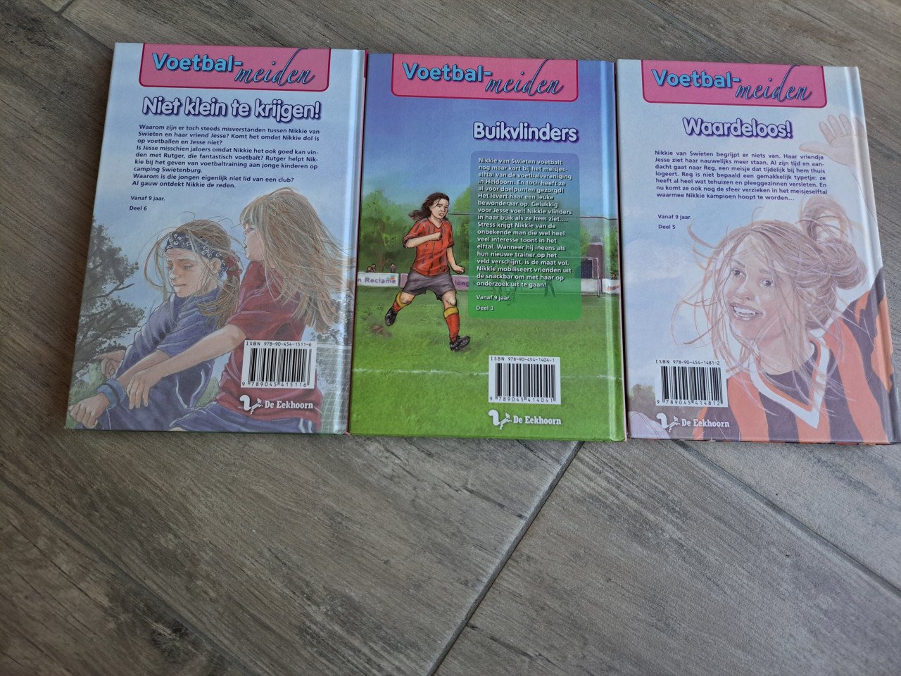 Voetbal meiden  - buikvlinders - waardeloos - niet klein te krijgen