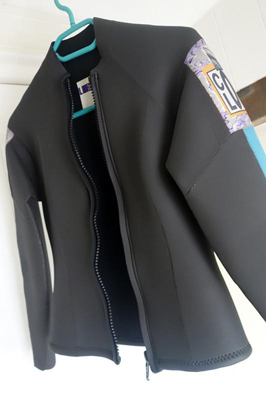 2 delig dames surfpak, wetsuit S