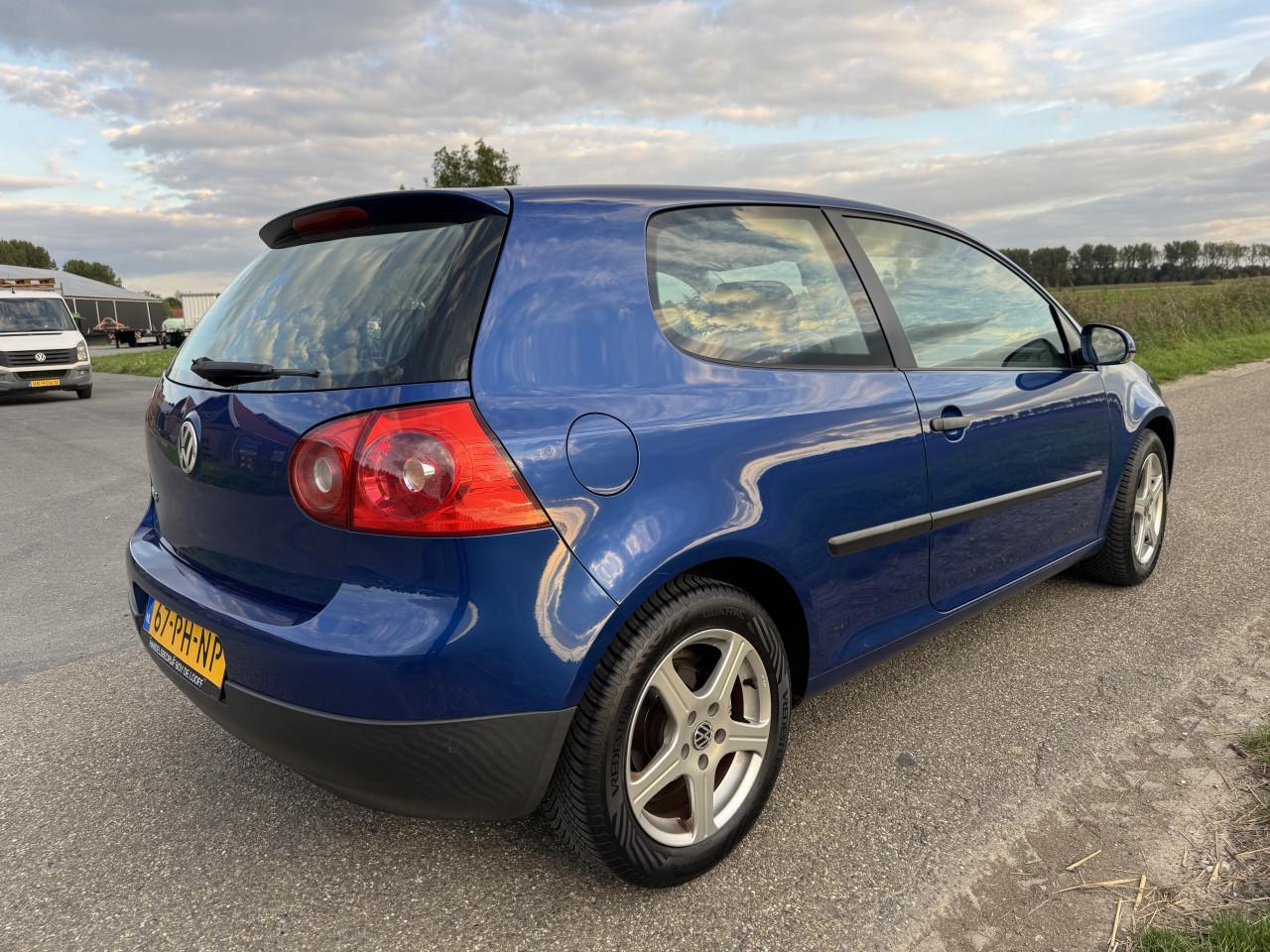 Volkswagen Golf 5 1.4 Trendline benzine met een vol jaar APK!