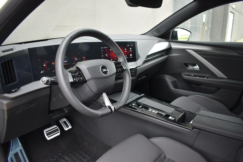 Opel Astra sports tourer 1.2 gs line automaat || van mossel voorraadvoordee