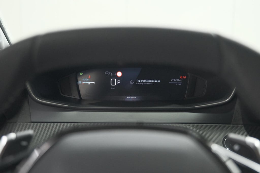 Peugeot 208 hybrid 100 e-dcs6 allure | camera | apple carplay | keyless ent