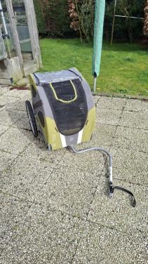 Gebruikte maar goede honden fietskar te koop .incl trekhaak