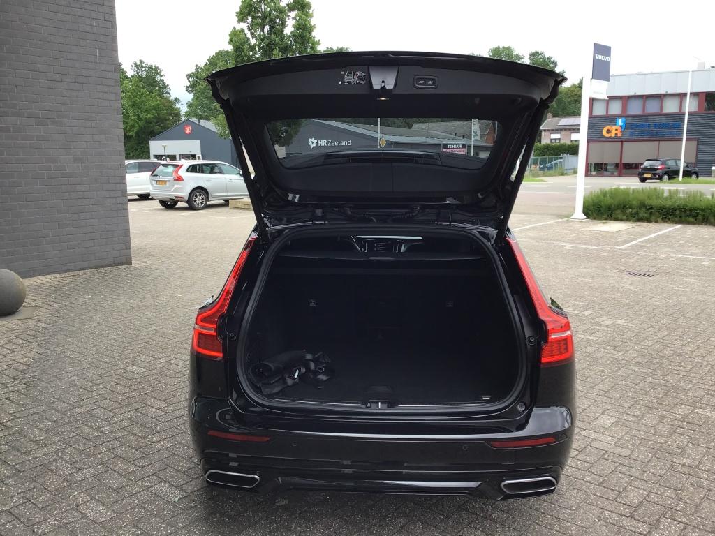 Volvo V60 2.0 t6 awd r. r-des. audio & park assist & climate line