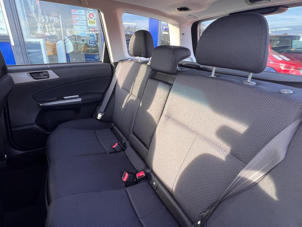 Subaru Forester 2.0 xs 40 year edition, panodak, trekhaak enz...