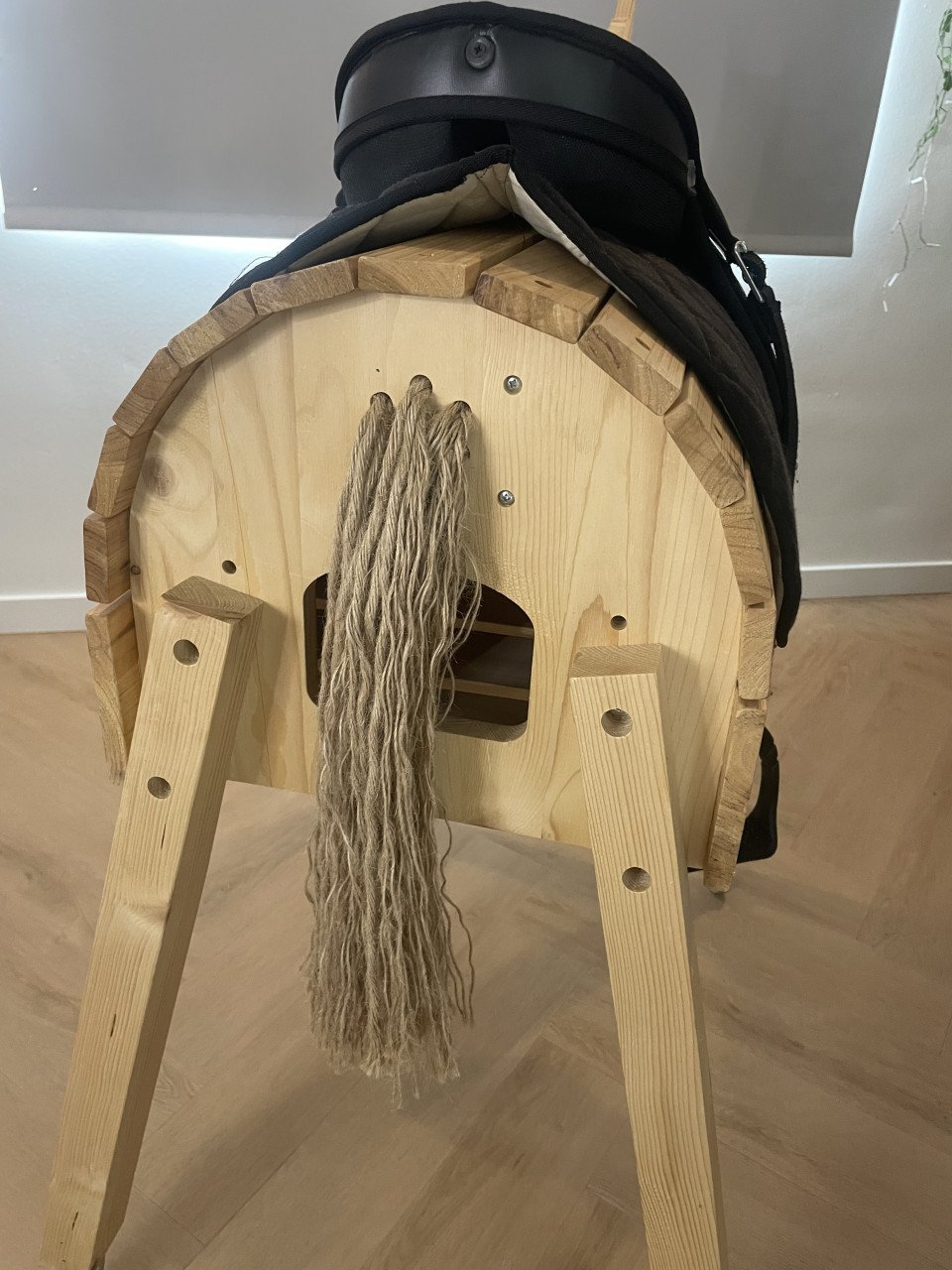 Mooi houten paard te koop