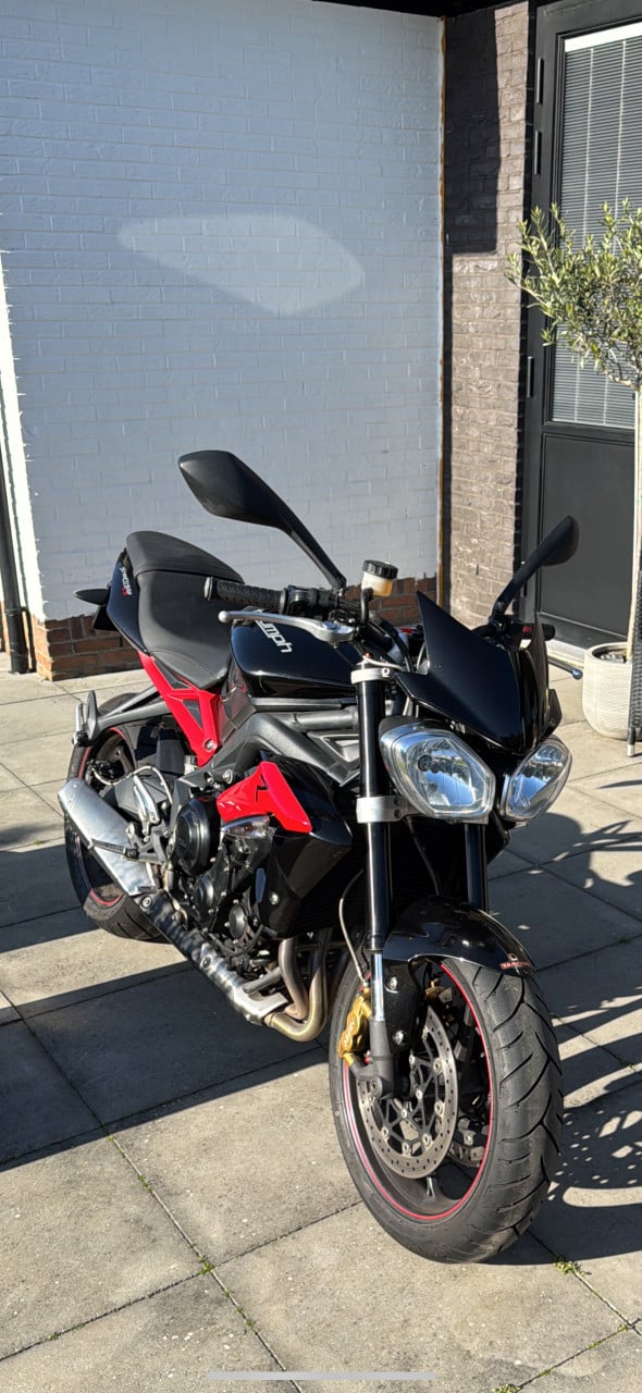 Street Tripple 675 R