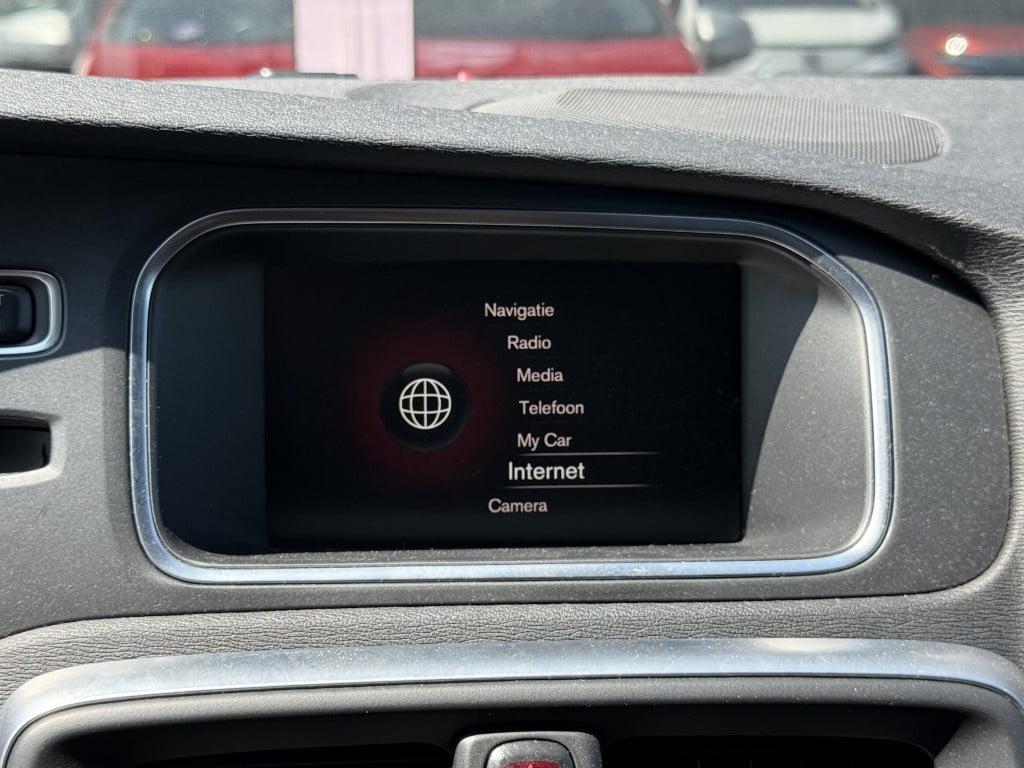 Volvo V40 t3 153pk aut6 polar+ sport| panodak| camera| h&k sound| trekhaak