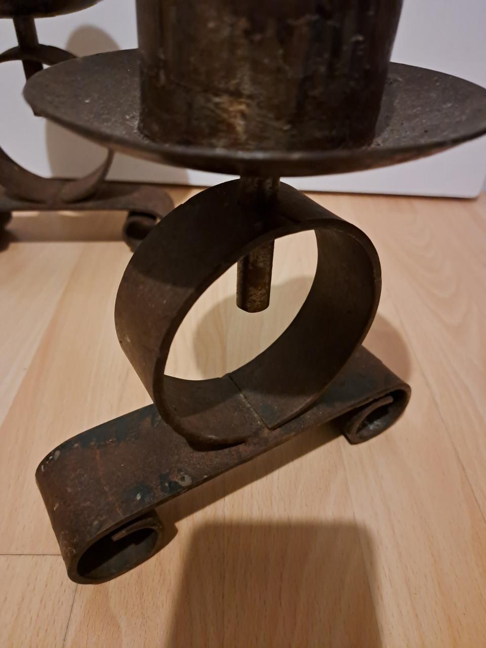 2 metalen/ koperen kaarsenstandaards/ handwerk