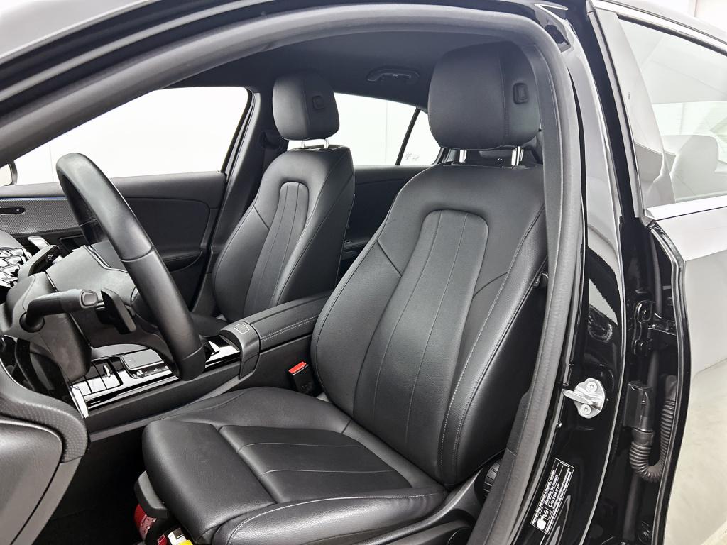 Mercedes-Benz A-Klasse 250 e plug-in hybride business solution luxury | led