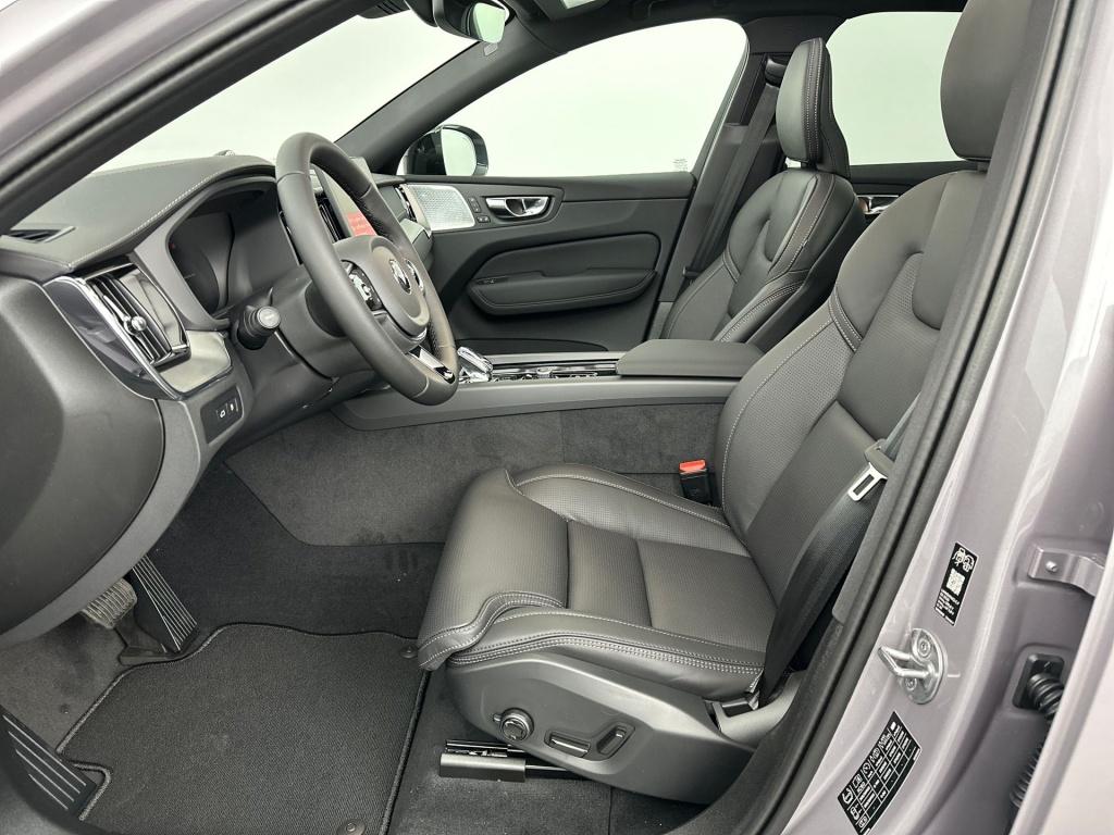 Volvo XC60 t8 awd ultra dark executive edition