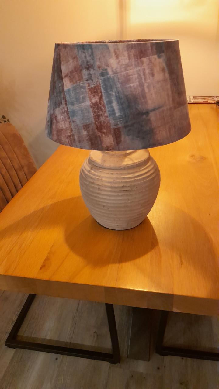 Tafellamp met stoffen kap