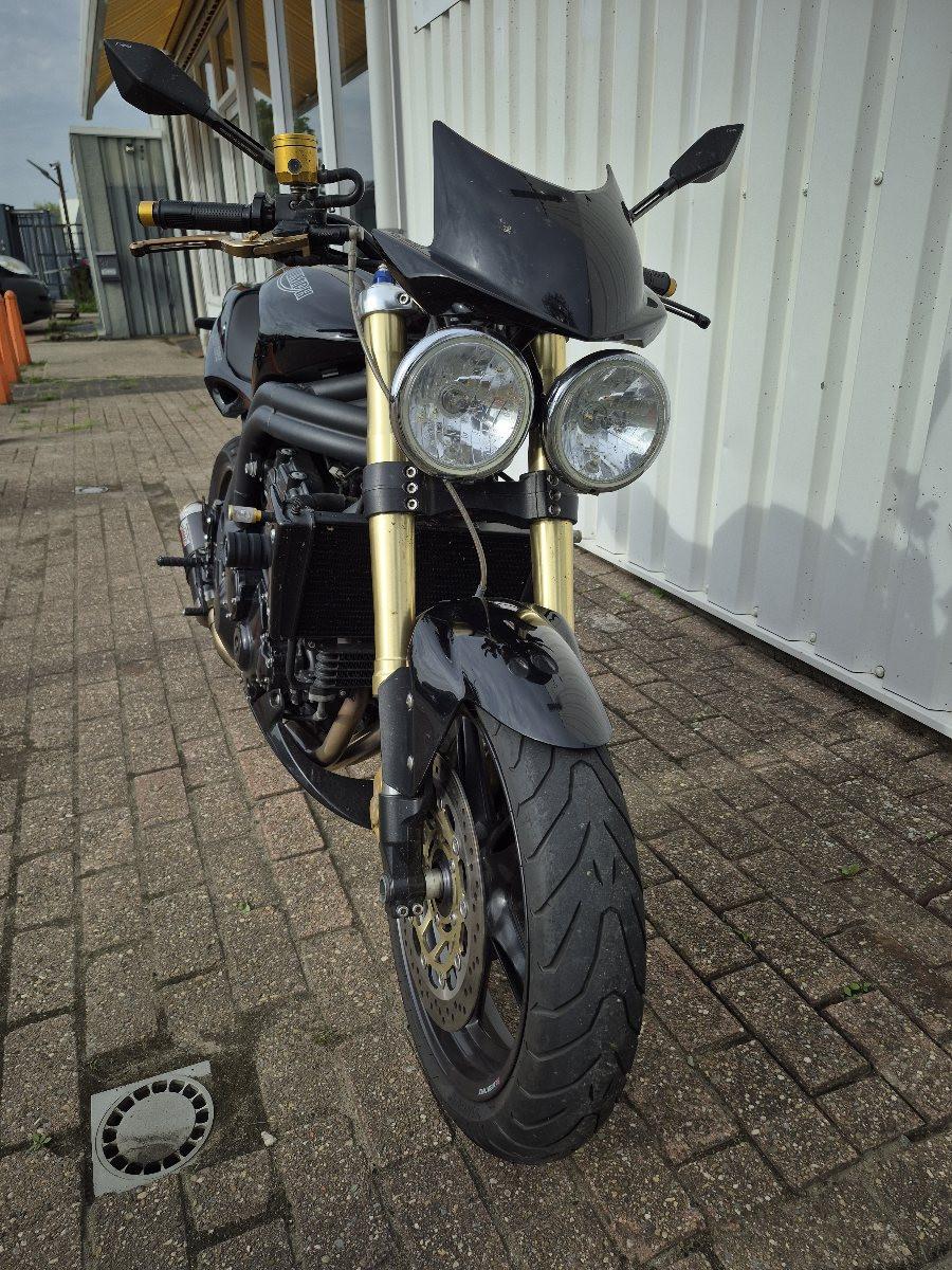 Triumph Speed Triple 1050 uit 2007, stoere naked bike