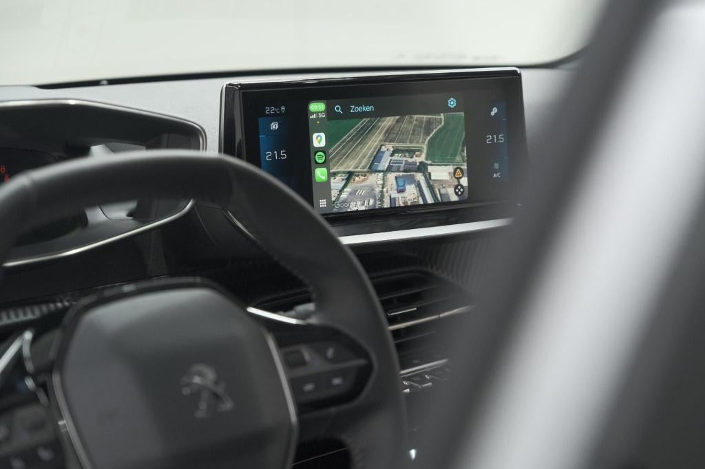 Peugeot 208 puretech 100 allure pack | camera | apple carplay | parkeersens