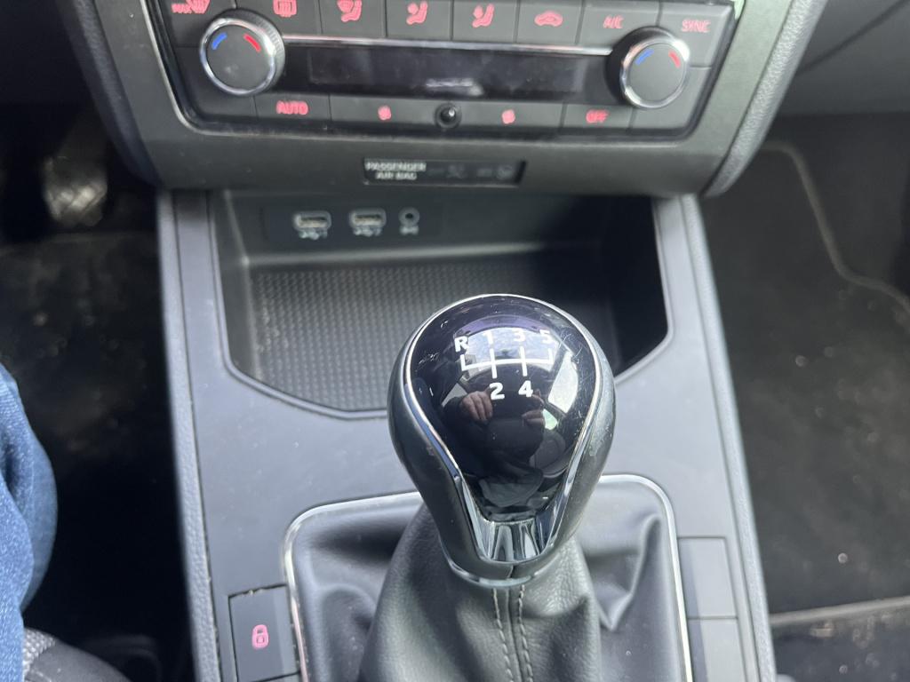 Seat Ibiza 1.0 mpi reference navi apple car