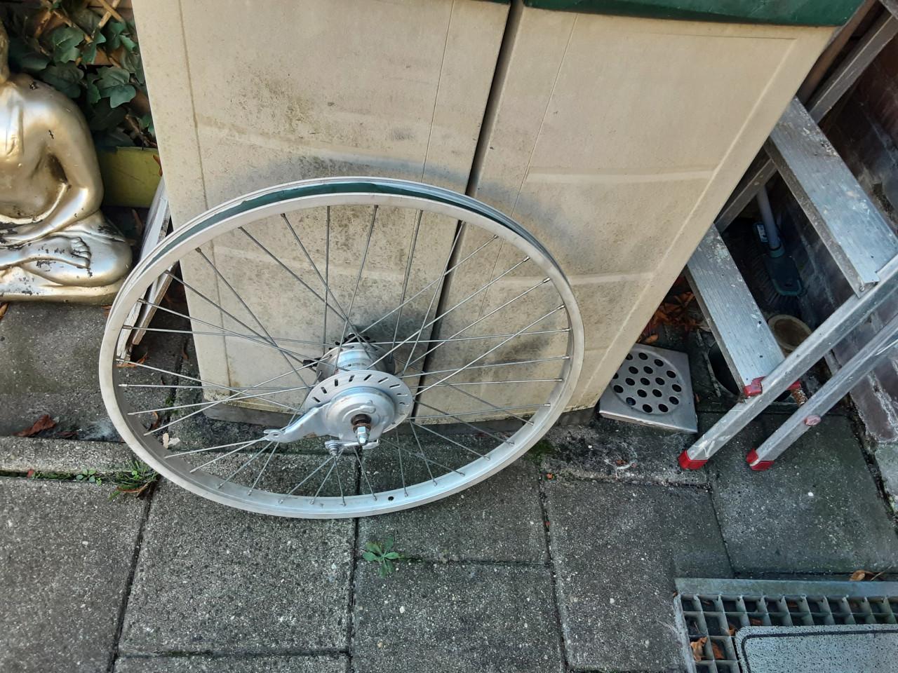 26 x 1,75 inch shimano nexus achterwiel, 7 speed,rollerbrake rem