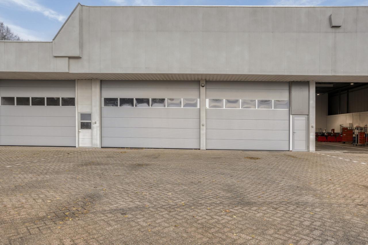 TE HUUR | Bedrijfsruimtes in Axel