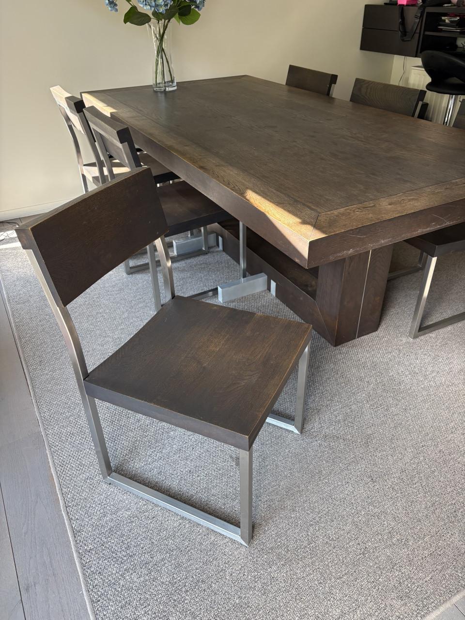 Massief eiken design tafel en 6 eiken design stoelen
