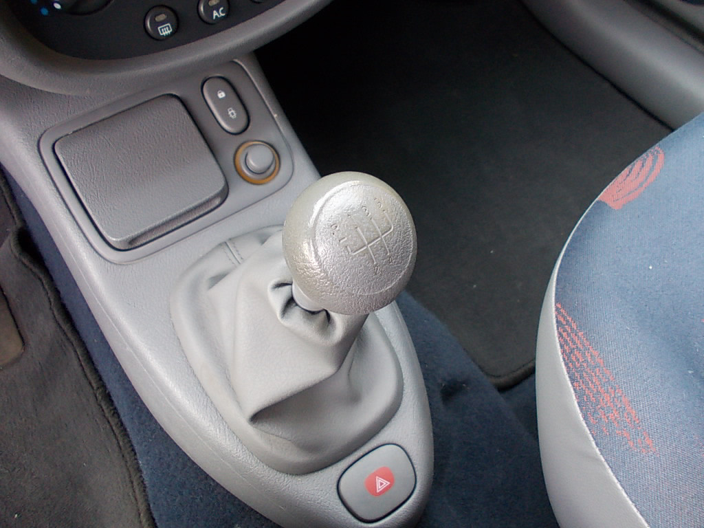 Renault Clio 1.9 dti 5-deurs airco 124000 km!!