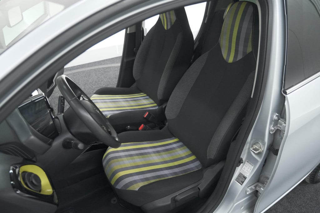 Peugeot 108 1.0 e-vti allure | unieke kilometerstand | camera | climate con