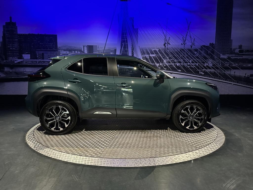 Toyota Yaris Cross 1.5 hybrid 130 dynamic *acc*winterpakket*camera*17inch*