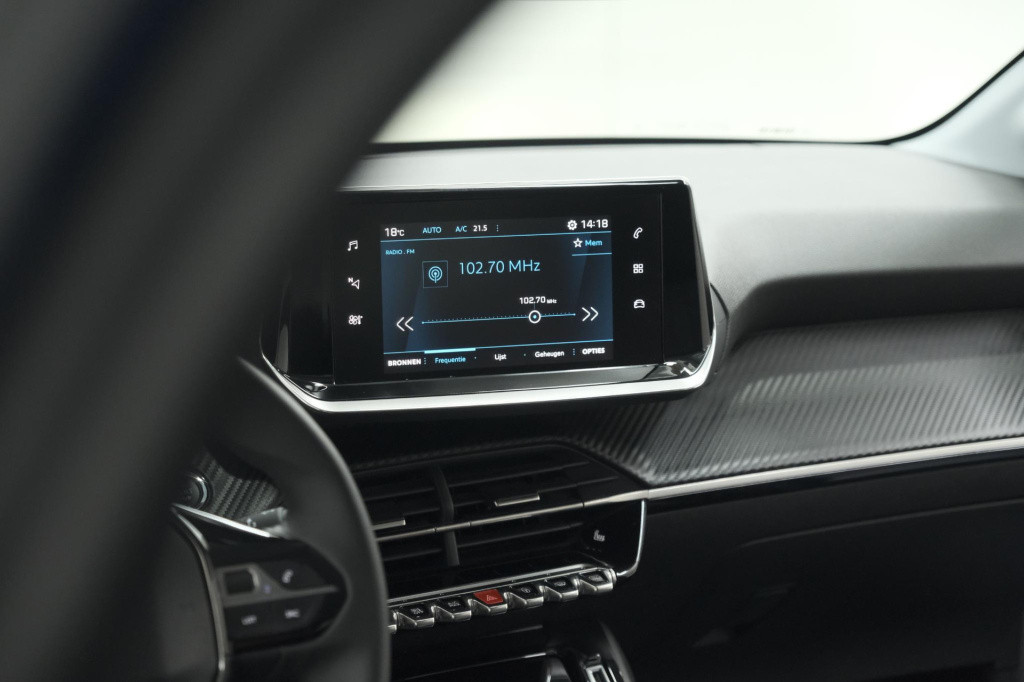 Peugeot 208 puretech 100 allure | adaptieve cruise control | camera | apple