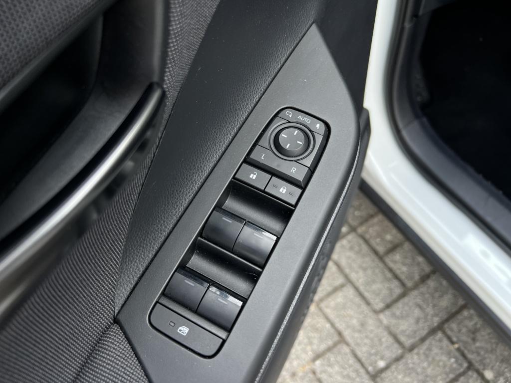 Toyota C-hr 1.8 hybr 140 first edition | nl auto | dealer onderhouden |