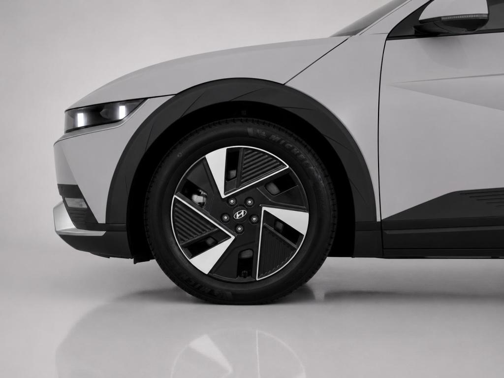Hyundai Ioniq 5 long range pure edition 84 kwh