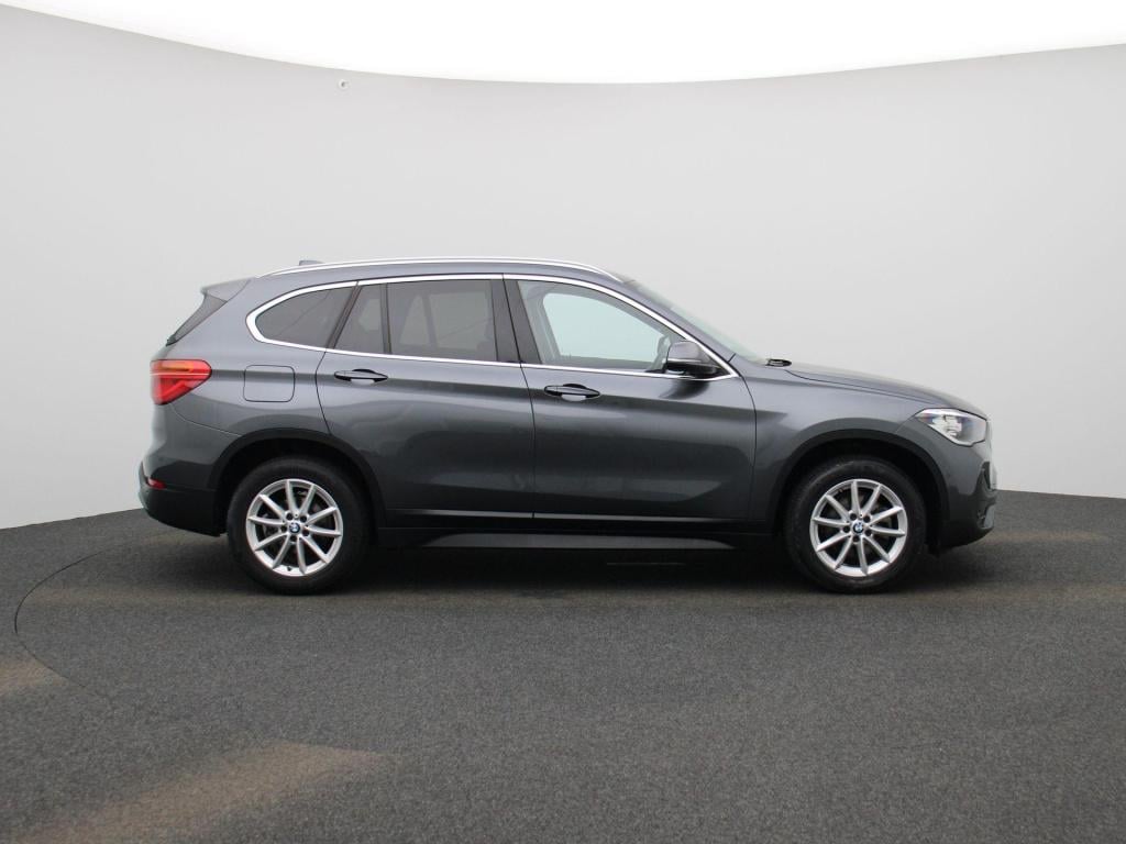 BMW X1 sdrive18i business edition plus | automaat | lmv | trekhaak | parkee