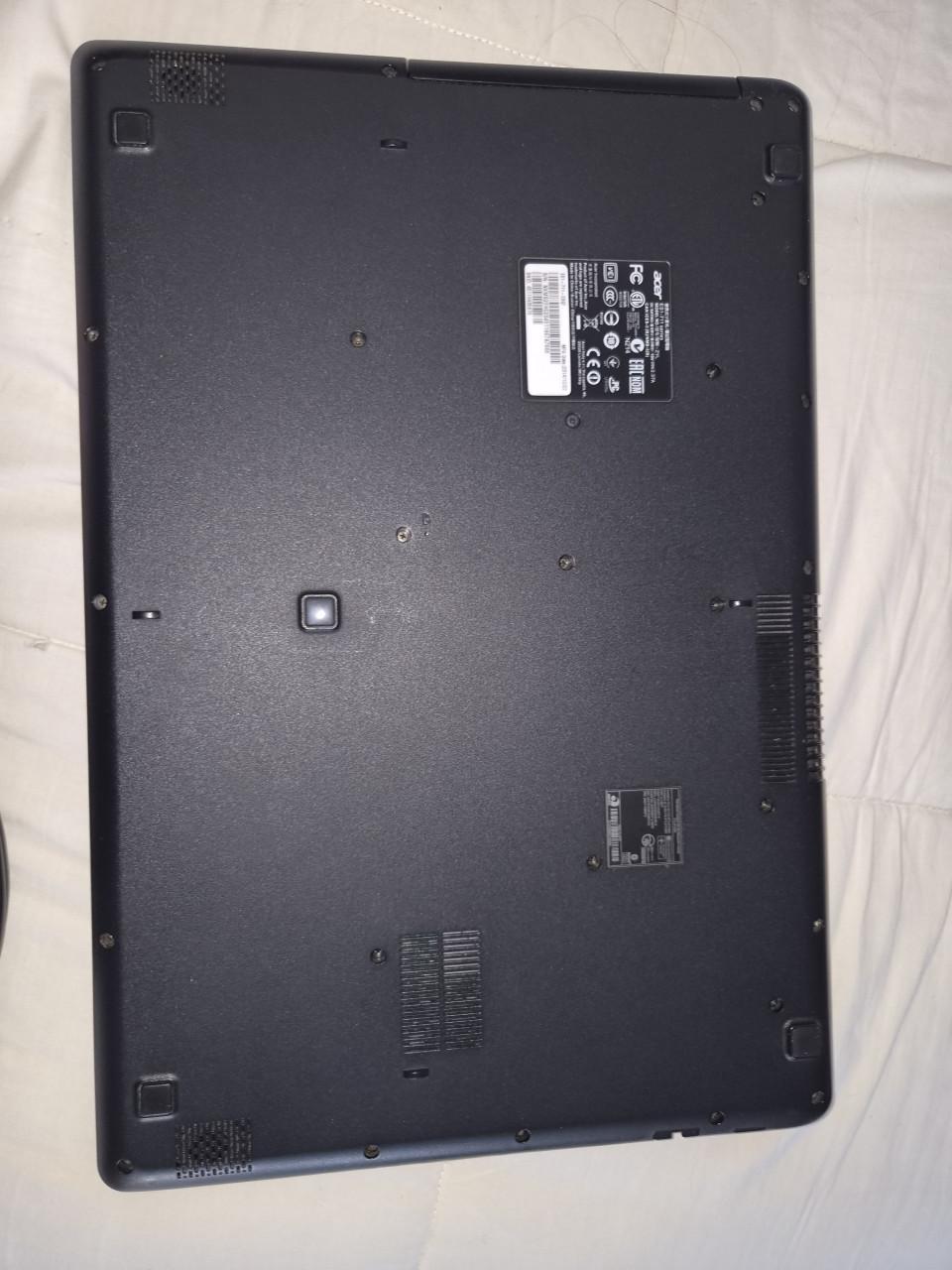 Acer Aspire ES1-711-C3Q7 17,3" laptop – Windows 10 + oplader