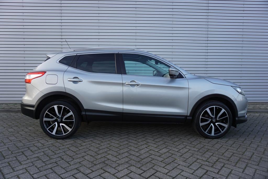 Nissan Qashqai 1.2 tekna - automaat / climate / navi / cruise / leder / cam