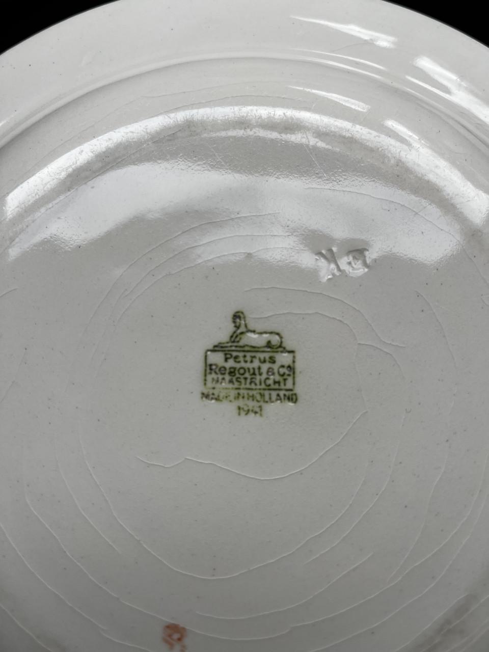 Petrus Regout  borden + schalen