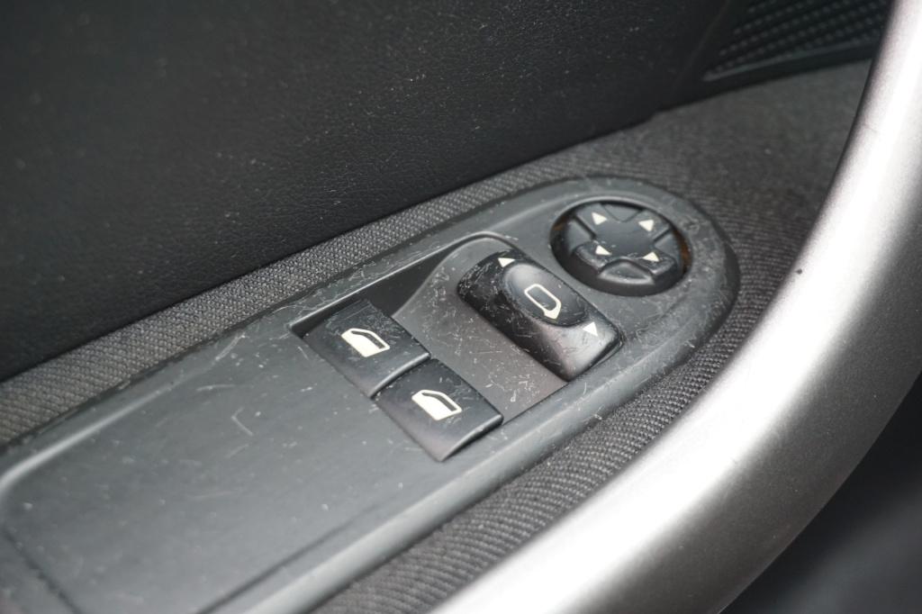 Peugeot 308 1.4 vti xr airco / cruise / elektr. ramen / trekhaak