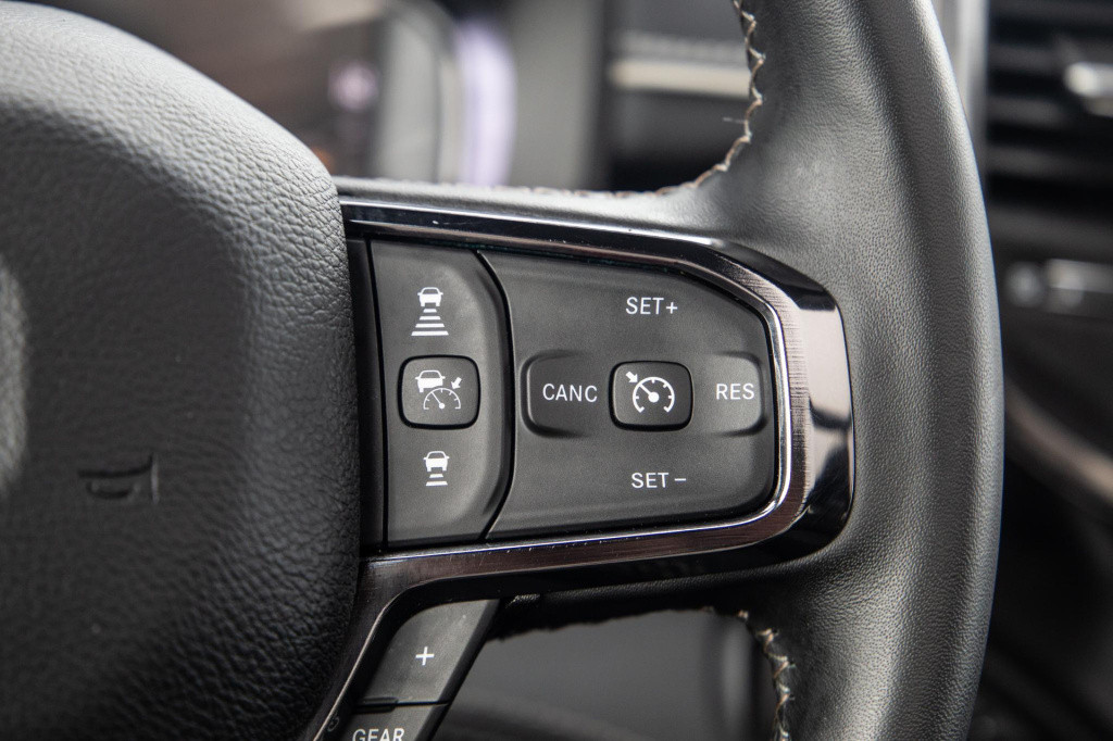 Dodge Ram 1500 5.7 v8 4x4 crew cab limited bpm vrij / all in prijs / pano /
