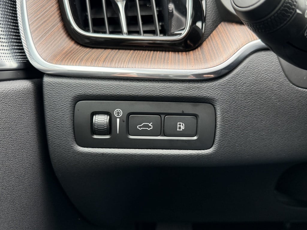 Volvo XC60 t8 455pk recharge inscription| full options !!