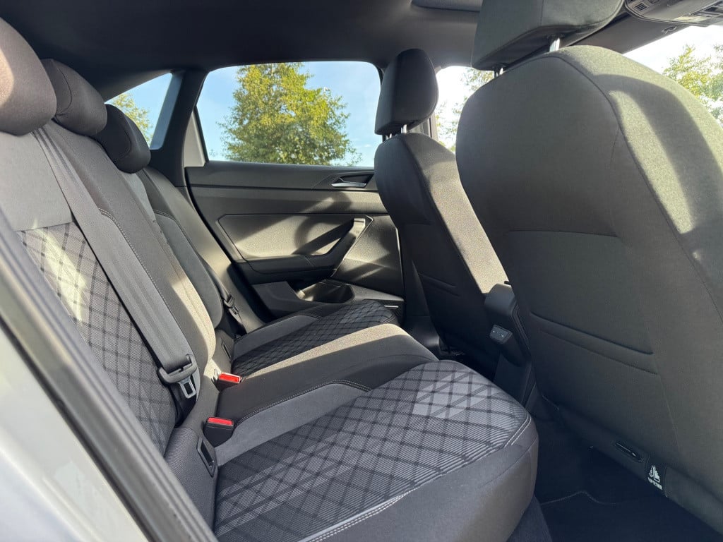Volkswagen Taigo 1.0 tsi r-line * panoramadak * carplay * acc * clima