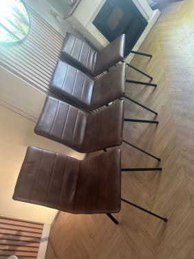 4 eetkamer stoelen