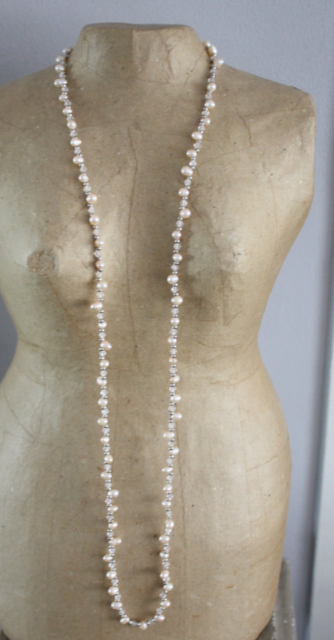 Ketting met roze kralen