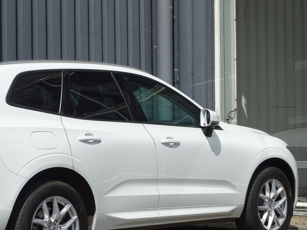Volvo XC60 2.0 d4 momentum pro | adapt. led | apple carplay/android auto